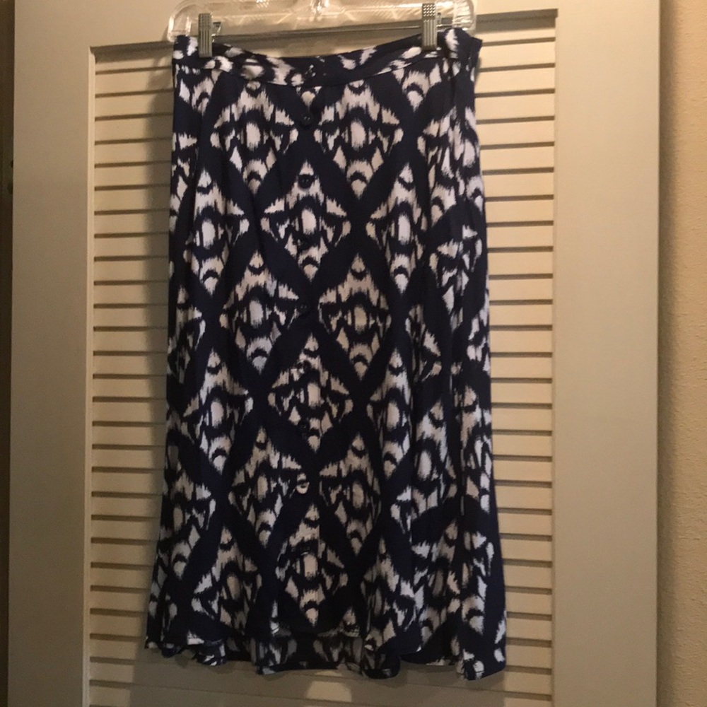 Talbots Skirt Petite 6 Navy Blue & White New Without Tags.  It is perfect!